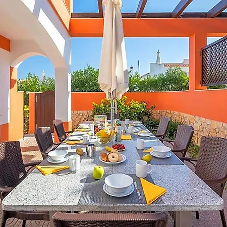 Privada De 4 Quartos, Pisicina, Jardim, Wi-fi 3*