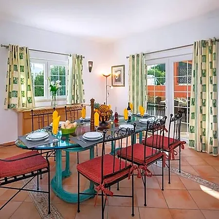 Privada De 4 Quartos, Pisicina, Jardim, Wi-fi מלון