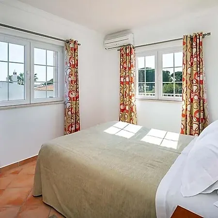 מלון Privada De 4 Quartos, Pisicina, Jardim, Wi-fi